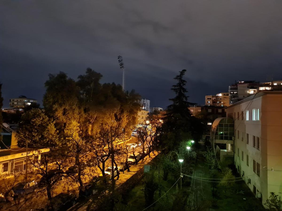 Ex-Block District Charming Studio Apartment With Treeish Sorrounding View! Tirana Eksteriør billede